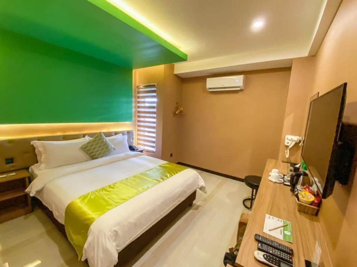 Vivien'S Hotel Lapu-Lapu City Kültér fotó